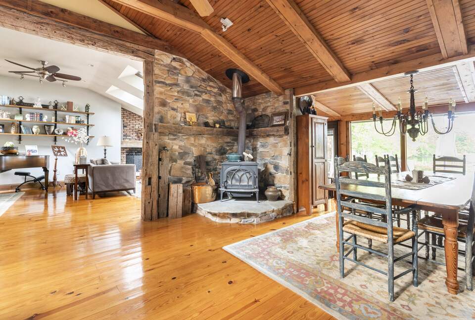 Gorgeous Lakefront Home w/ Private Beach & Dock - Monroe, New York