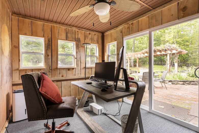 Gorgeous Lakefront Home w/ Private Beach & Dock - Monroe, New York