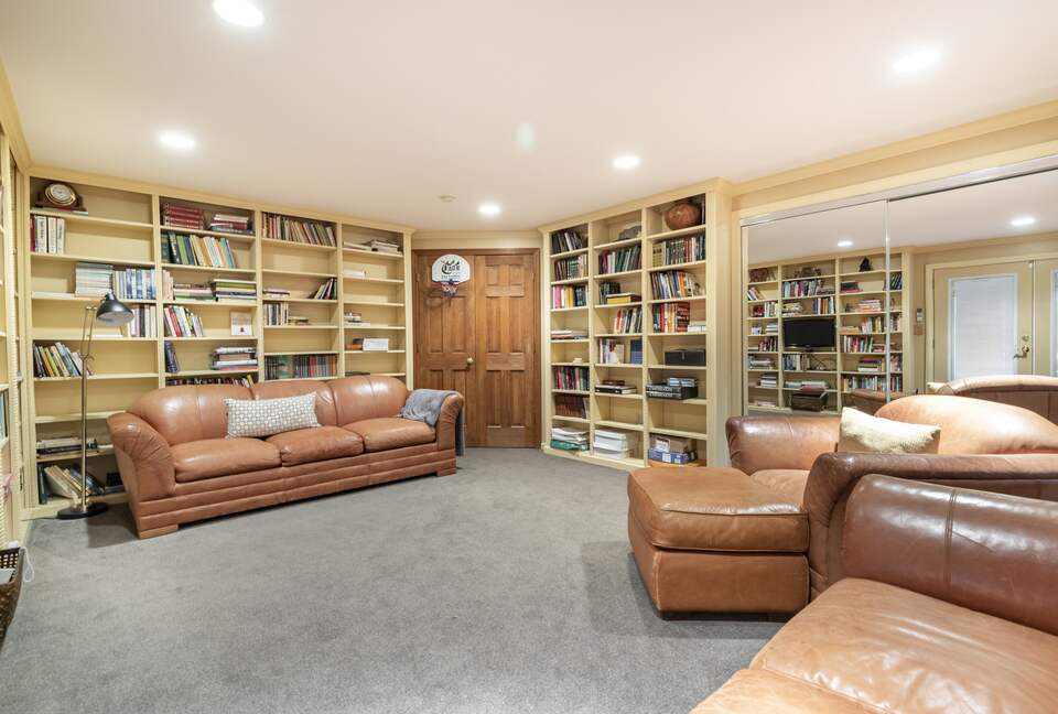 Gorgeous Lakefront Home w/ Private Beach & Dock - Monroe, New York