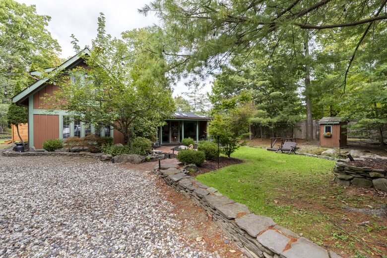 Gorgeous Lakefront Home w/ Private Beach & Dock - Monroe, New York