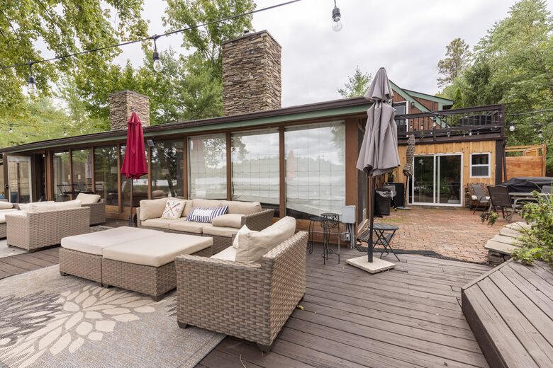 Gorgeous Lakefront Home w/ Private Beach & Dock - Monroe, New York