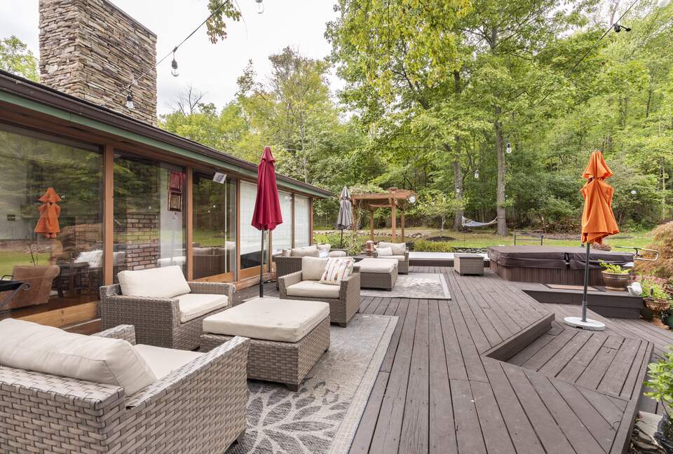 Gorgeous Lakefront Home w/ Private Beach & Dock - Monroe, New York