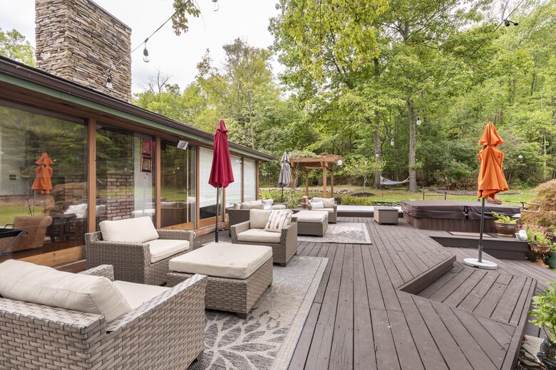 Gorgeous Lakefront Home w/ Private Beach & Dock - Monroe, New York