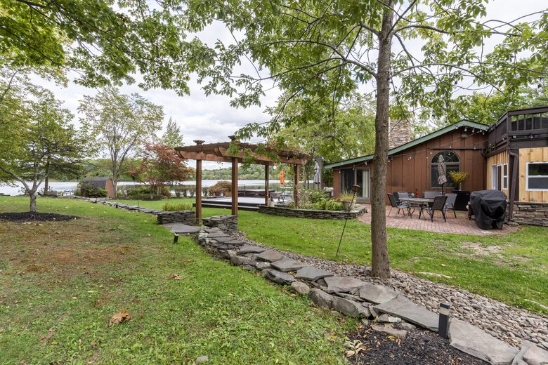 Gorgeous Lakefront Home w/ Private Beach & Dock - Monroe, New York