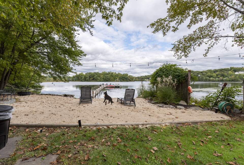 Gorgeous Lakefront Home w/ Private Beach & Dock - Monroe, New York