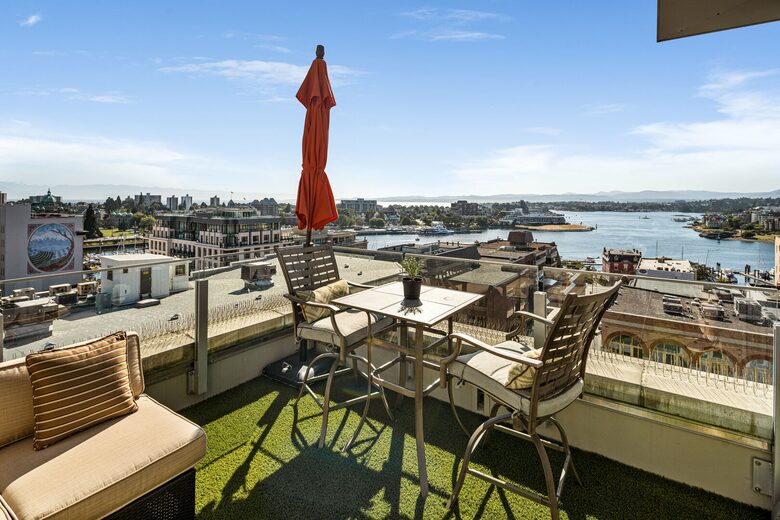 The Sovereign Luxury Condo with Stunning Vistas - availability very flexible - Victoria, Canada