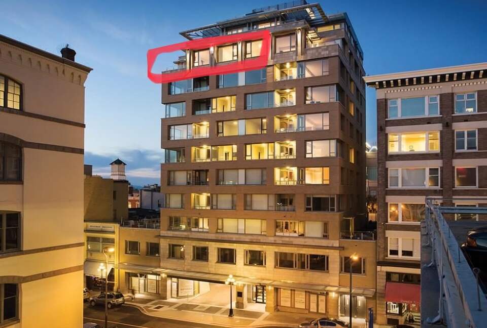 The Sovereign Luxury Condo with Stunning Vistas - availability very flexible - Victoria, Canada