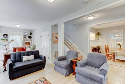 Charming Annapolis Retreat | Walk to the Naval Academy and Annapolis City Dock - Annapolis, Maryland