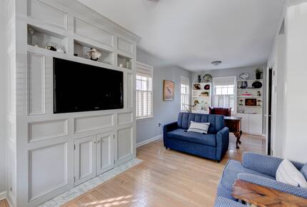 Charming Annapolis Retreat | Walk to the Naval Academy and Annapolis City Dock - Annapolis, Maryland