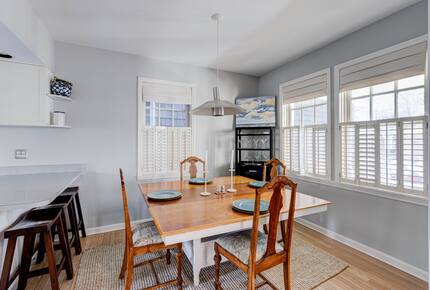 Charming Annapolis Retreat | Walk to the Naval Academy and Annapolis City Dock - Annapolis, Maryland