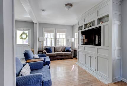 Charming Annapolis Retreat | Walk to the Naval Academy and Annapolis City Dock - Annapolis, Maryland