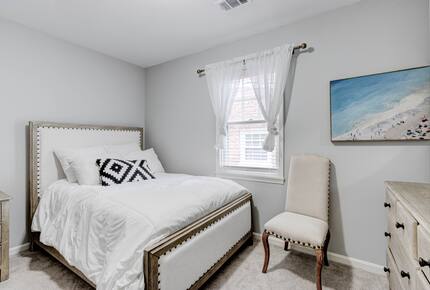 Charming Annapolis Retreat | Walk to the Naval Academy and Annapolis City Dock - Annapolis, Maryland