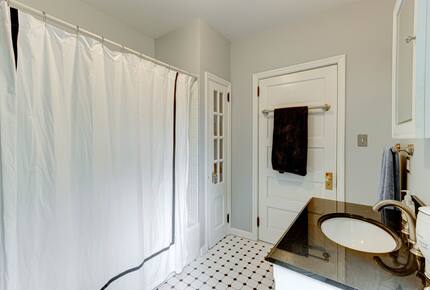 Charming Annapolis Retreat | Walk to the Naval Academy and Annapolis City Dock - Annapolis, Maryland