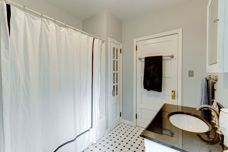 Charming Annapolis Retreat | Walk to the Naval Academy and Annapolis City Dock - Annapolis, Maryland