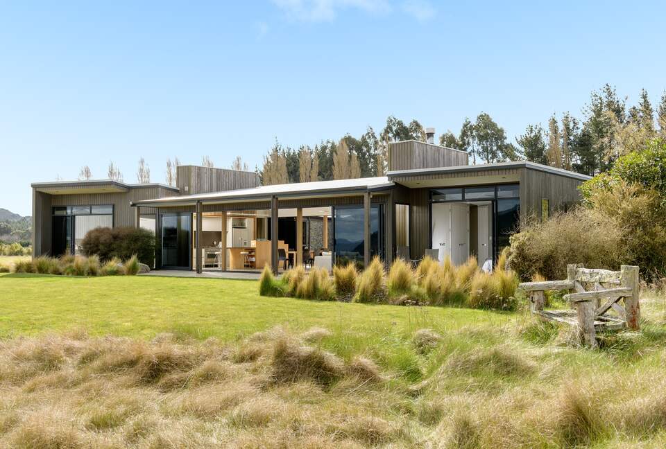 Cedar and Stone Contemporary Design