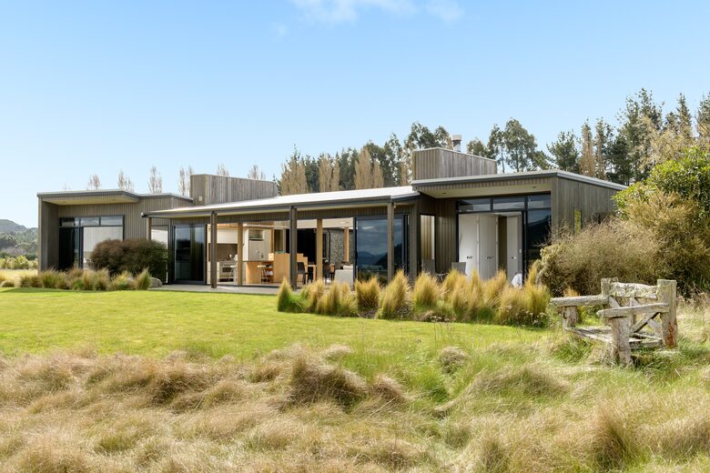 Cedar and Stone Contemporary Design