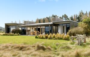 Cedar and Stone Contemporary Design