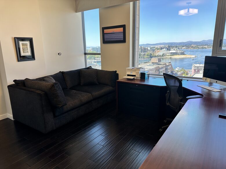 The Sovereign Luxury Condo with Stunning Vistas - availability very flexible - Victoria, Canada