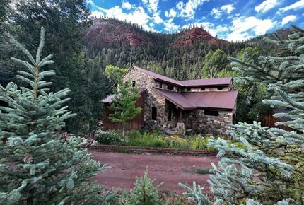 Telluride’s Riverside Canyon Villa - Placerville, United States