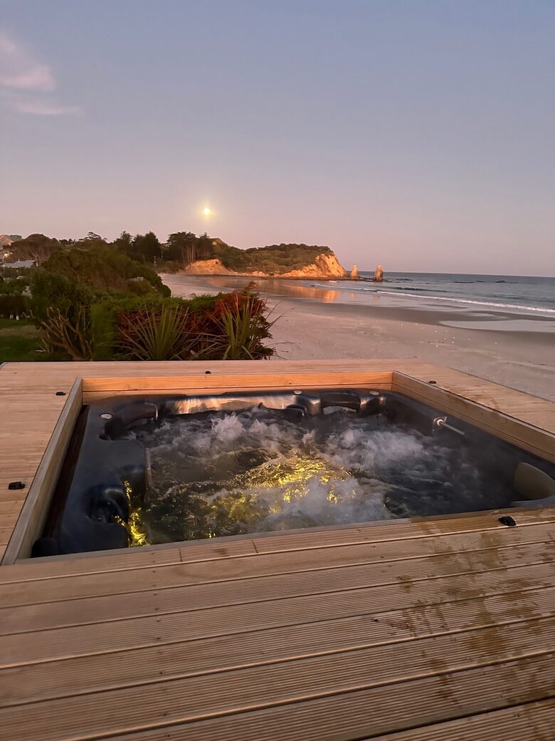 Cloud Nine | Beachfront Retreat - Karitane, New Zealand