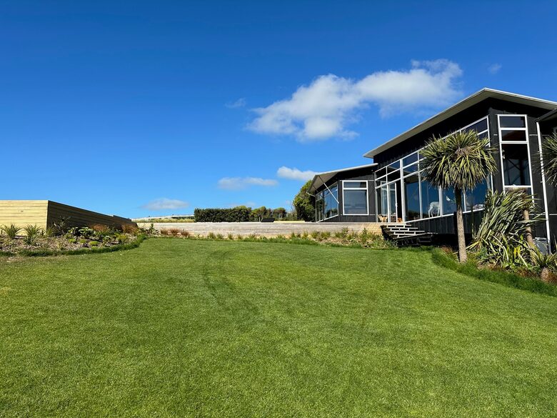 Cloud Nine | Beachfront Retreat - Karitane, New Zealand