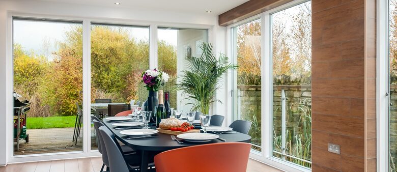 Reid Villa | Lake Retreat - Cirencester, United Kingdom