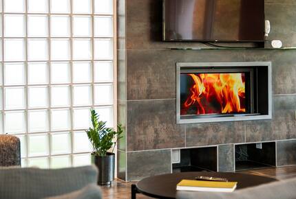 Reid Villa | Lake Retreat - Cirencester, United Kingdom