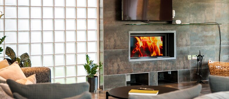 Reid Villa | Lake Retreat - Cirencester, United Kingdom