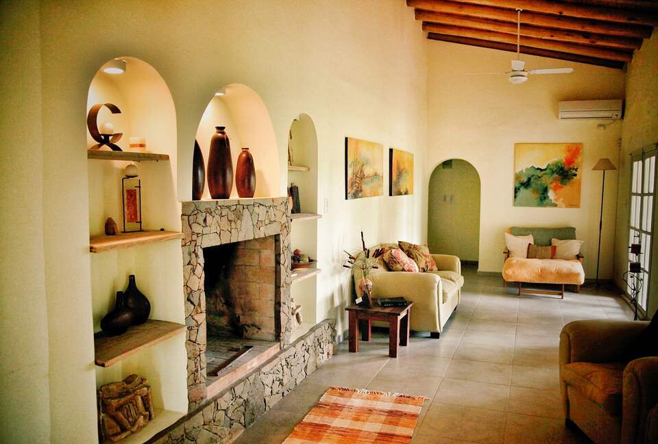 Spacious Farm Villa Nestled in Vineyards - San Rafael, Argentina