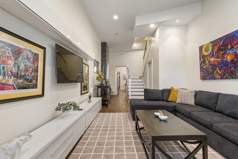 New Orleans Warehouse District Townhome - New Orleans, Louisiana