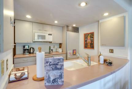 Vail International Condo with Pool and Hot Tub - Vail, Colorado