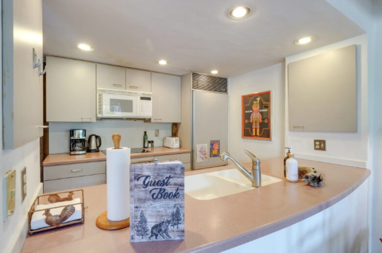 Vail International Condo with Pool and Hot Tub - Vail, Colorado