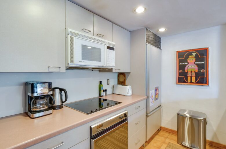 Vail International Condo with Pool and Hot Tub - Vail, Colorado