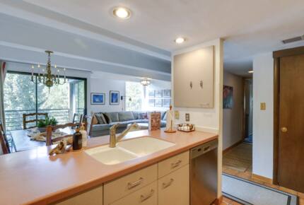 Vail International Condo with Pool and Hot Tub - Vail, Colorado