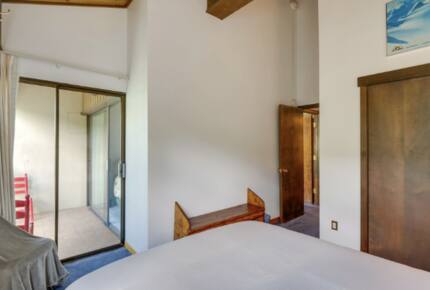 Vail International Condo with Pool and Hot Tub - Vail, Colorado