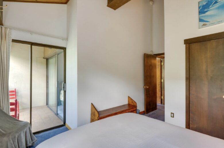 Vail International Condo with Pool and Hot Tub - Vail, Colorado