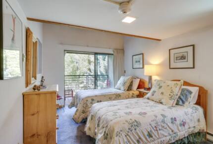 Vail International Condo with Pool and Hot Tub - Vail, Colorado