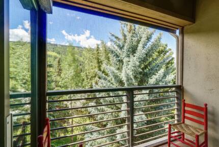 Vail International Condo with Pool and Hot Tub - Vail, Colorado