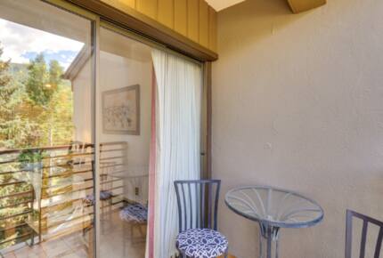 Vail International Condo with Pool and Hot Tub - Vail, Colorado