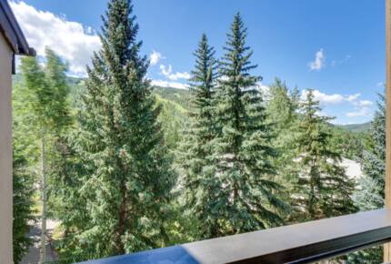 Vail International Condo with Pool and Hot Tub - Vail, Colorado