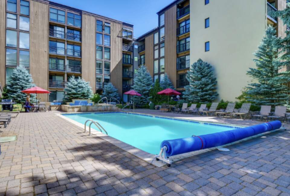 Vail International Condo with Pool and Hot Tub - Vail, Colorado