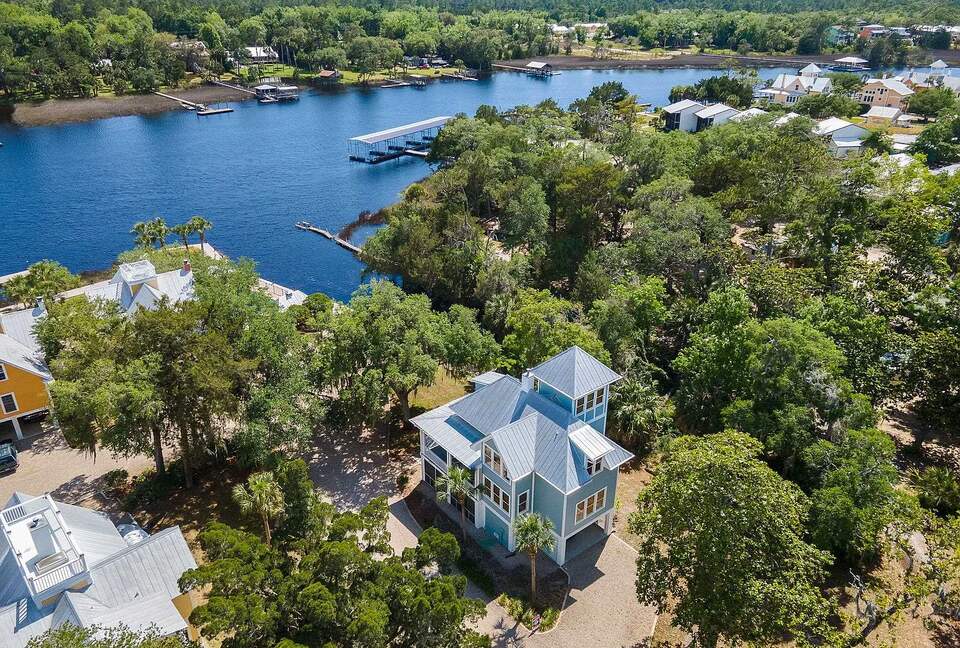 Magnolia Retreat | Great Location for Fishing Trips! - Steinhatchee, Florida