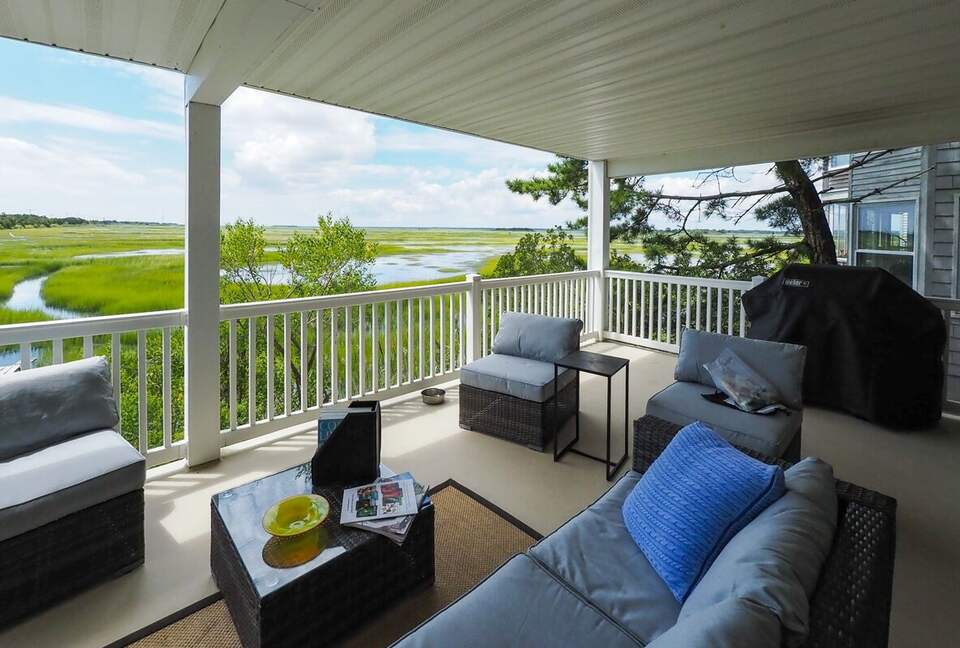 South End Beach Retreat | 1st floor duplex w/incredible views, short walk to beach - Ocean City, New Jersey