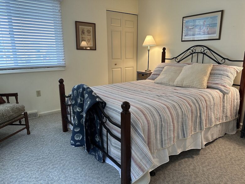 South End Beach Retreat | 1st floor duplex w/incredible views, short walk to beach - Ocean City, New Jersey