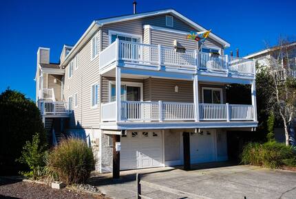 South End Beach Retreat | 1st floor duplex w/incredible views, short walk to beach - Ocean City, New Jersey