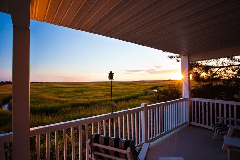 South End Beach Retreat | 1st floor duplex w/incredible views, short walk to beach - Ocean City, New Jersey