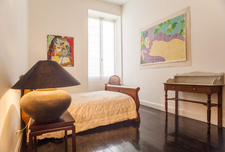 Scandinavian Designer Ground Floor Apartment - Nice, France