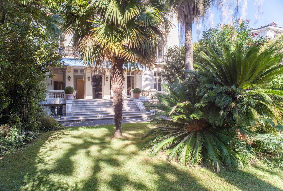 Scandinavian Designer Ground Floor Apartment - Nice, France