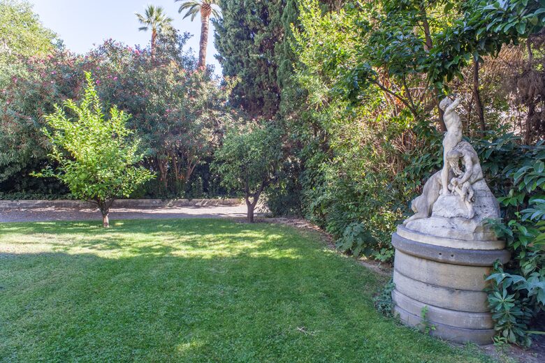 Scandinavian Designer Ground Floor Apartment - Nice, France