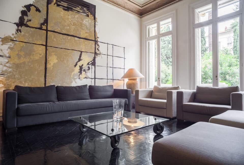 Scandinavian Designer Ground Floor Apartment - Nice, France